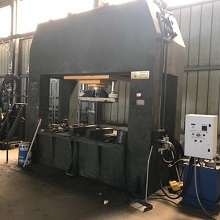 Vendesi pressa piegatrice idraulica Romea